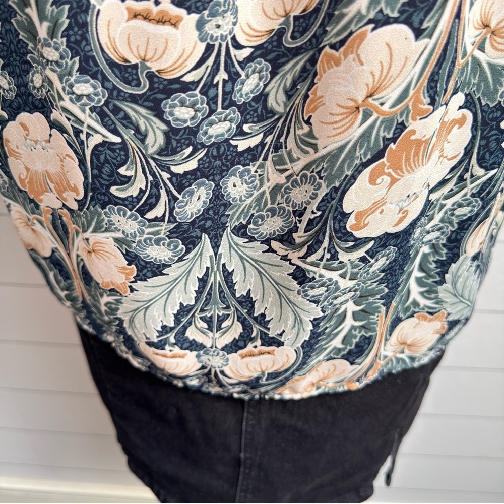 LOFT Floral Sleeveless Blouse Small Blue Green Peach Easy Fit Relaxed Summer Top - Picture 8 of 9